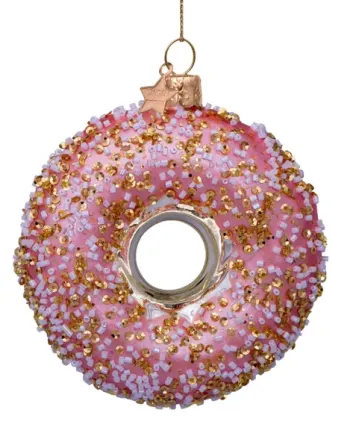 Van een glinsterende matcha-latte tot een disco-cowboyhoed: de kerstballen van de Bijenkorf brengen elke stijl, smaak en persoonlijkheid tot leven